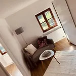 Felix Living 7